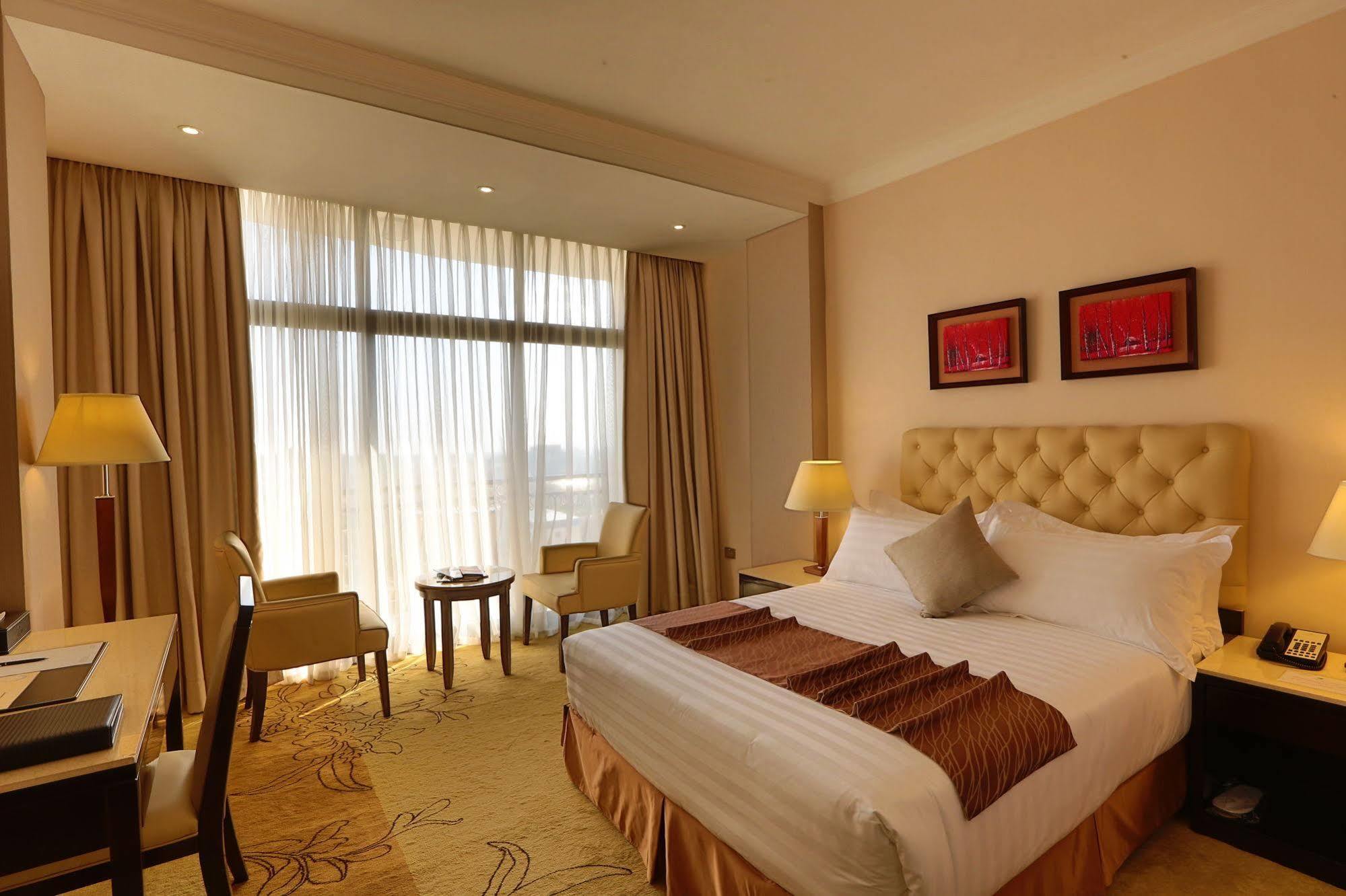 Getfam Hotel Аддис-Абеба Екстер'єр фото